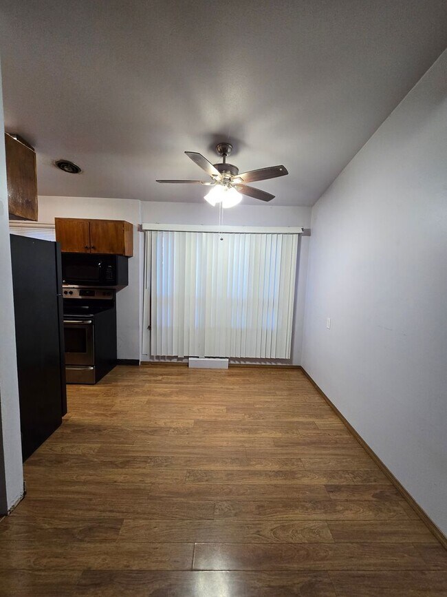 Building Photo - Spacious Northside Home - Must See!!