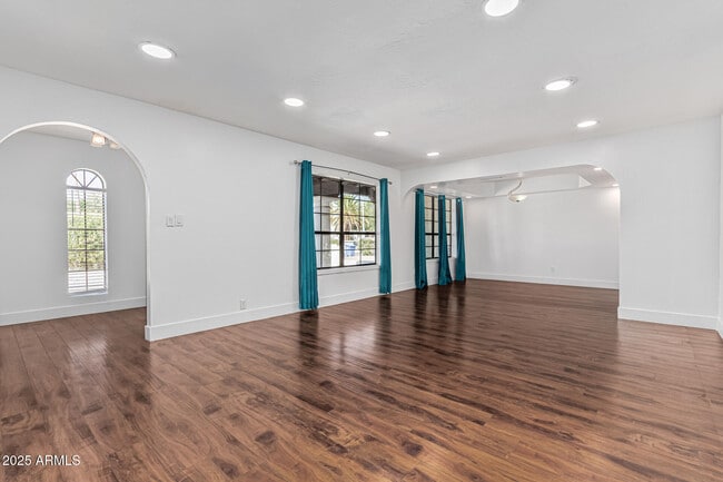 Foto del edificio - 6827 E Redfield Rd
