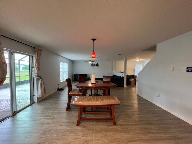 Foto del edificio - Updated 4 Bedroom, 3 1/2-bathroom home