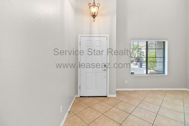 Foto del edificio - 2046 W Davis Rd