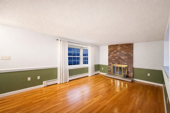 Building Photo - 163 Mills Ave