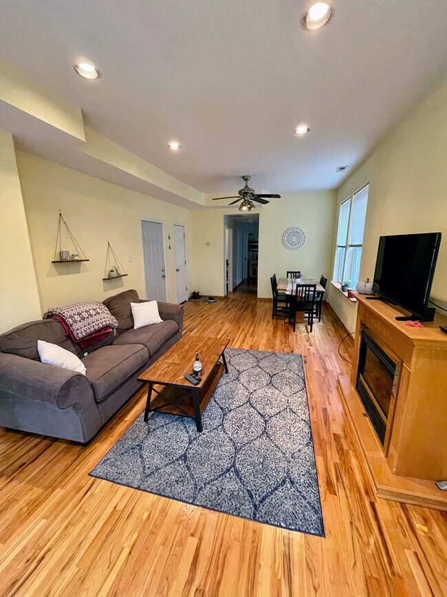 Foto del edificio - 2141 North Point St