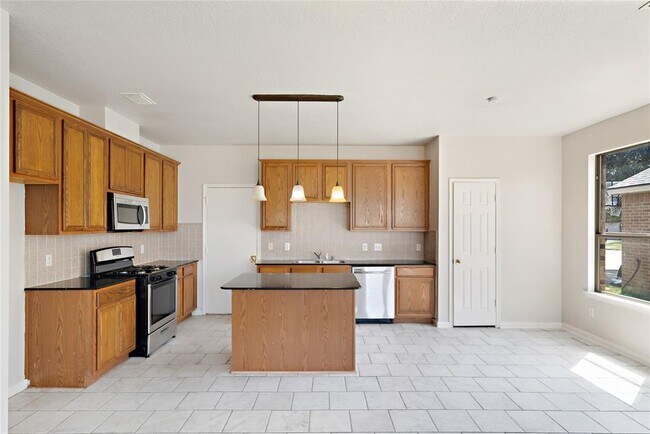 Building Photo - 2310 Enchanted Park Ln
