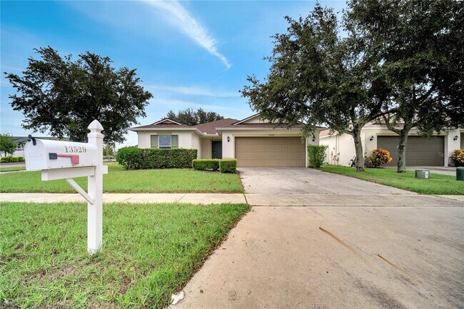 Building Photo - 13529 Laranja St