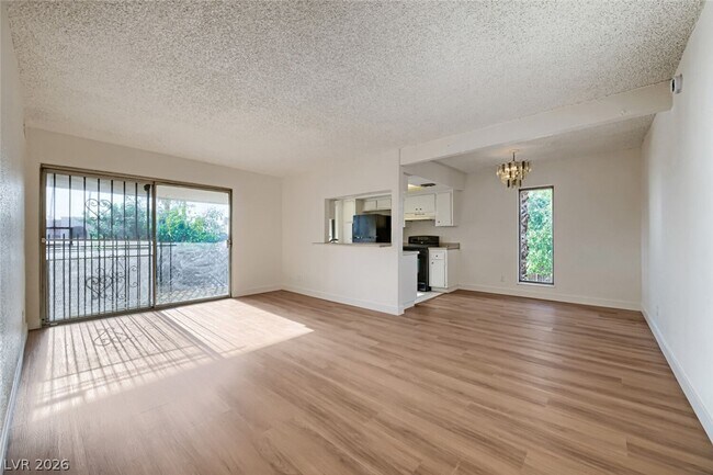 Building Photo - 1405 Vegas Valley Dr
