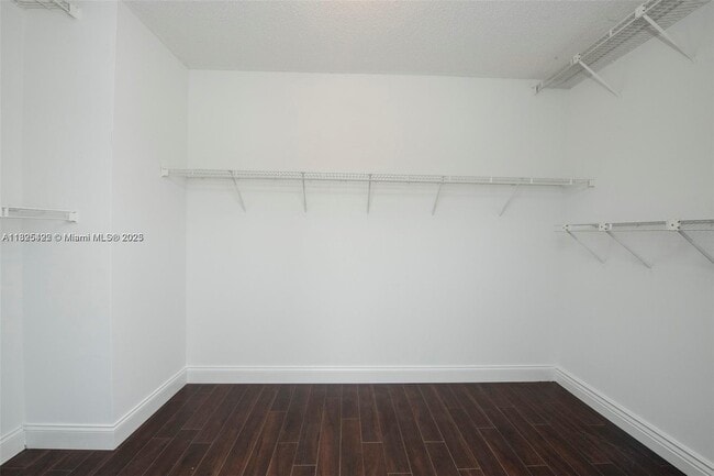 Building Photo - 4,600 1127 sw 4104th way