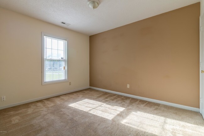 Foto del edificio - 772 Pinewood Dr