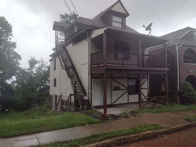 Building Photo - 1526 Barr Avenue