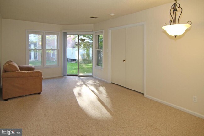 Foto del edificio - 7600 Lakeside Village Dr