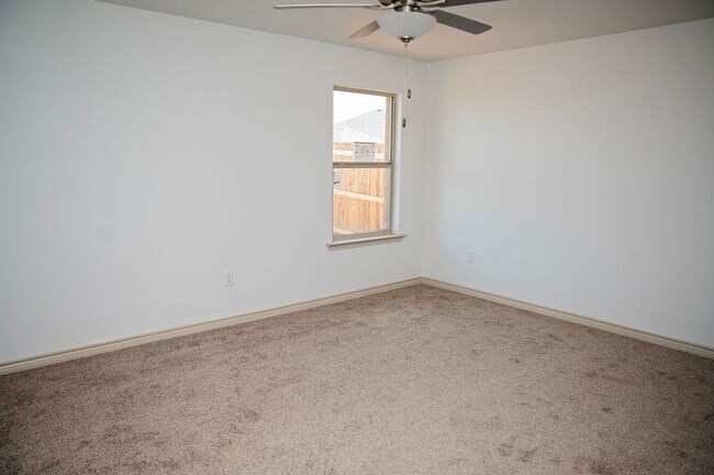 Building Photo - Lease This Stunning New Construction | Irr...