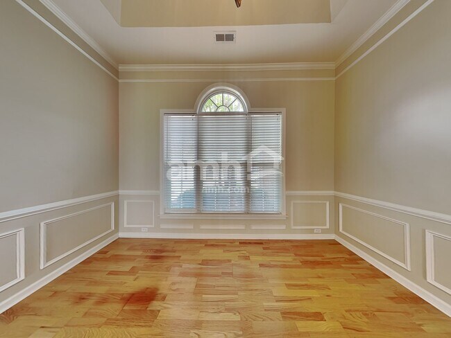 Foto del edificio - 331 Surrywood Dr