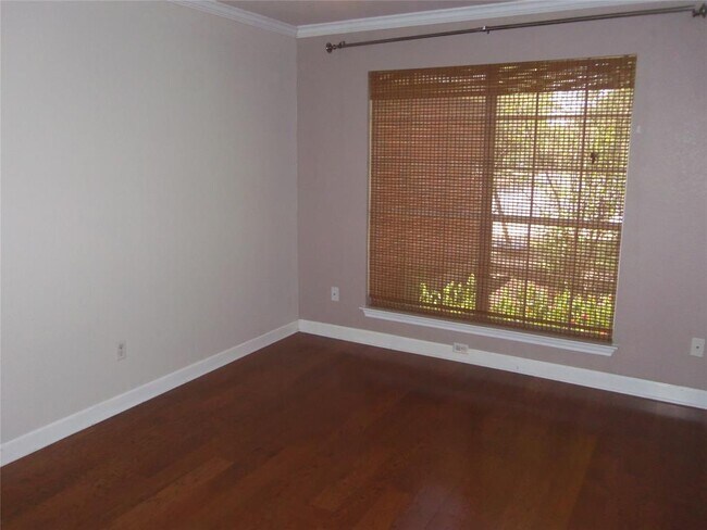 Foto del edificio - 8020 Osborne Dr