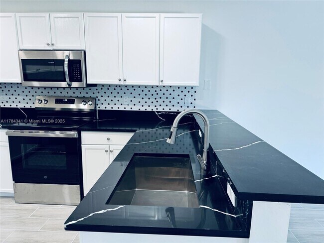 Foto del edificio - 5441 NW 93rd Ter