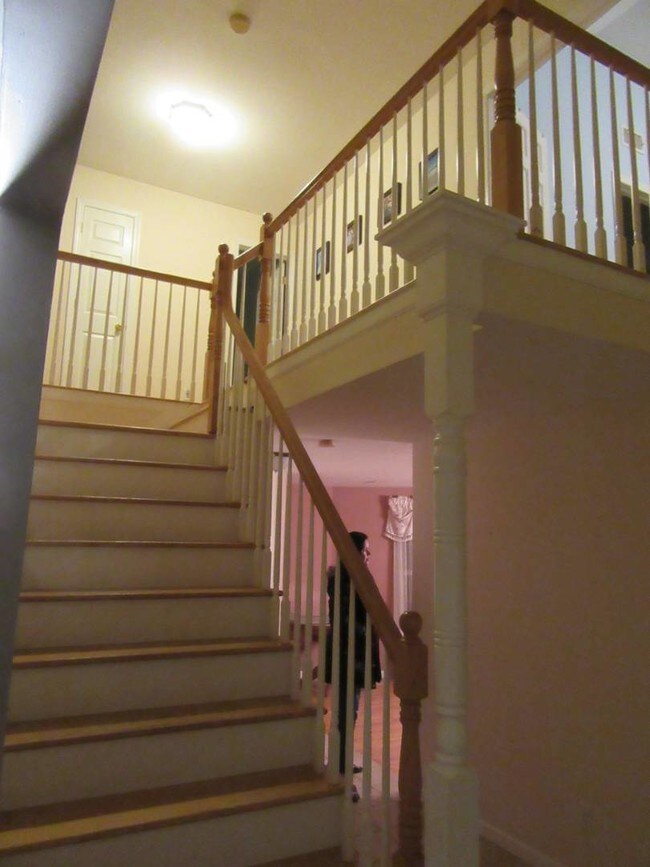 Building Photo - 135 Waldorf Dr