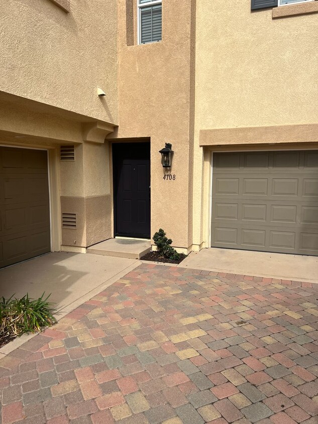 Foto principal - Wonderful townhome in Carlsbad with panora...