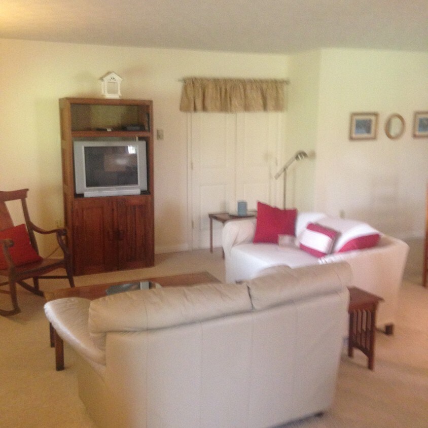 1107 Cedar Creek Grade, Winchester, VA 22602 Apartments in Winchester