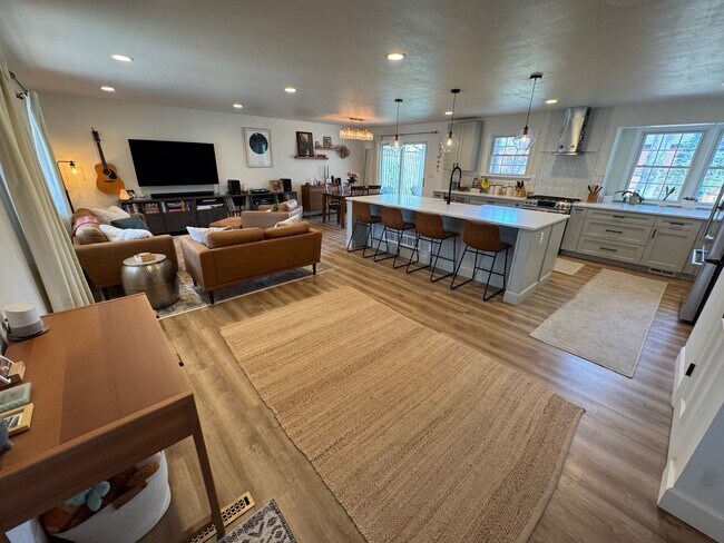 Foto del edificio - Fantastically updated home in Southmoor Park