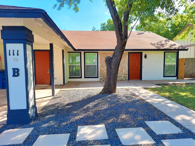 Building Photo - 111 Meteor Dr