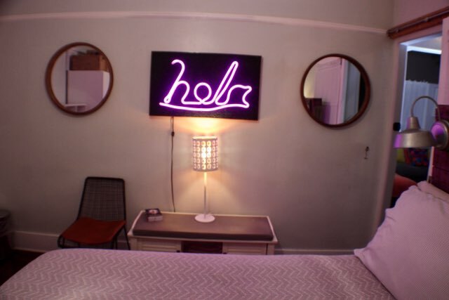 Dormitorio n.º 2 con luz natural - 2220 Julian Ave