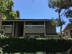 Building Photo - 334 Streamwood