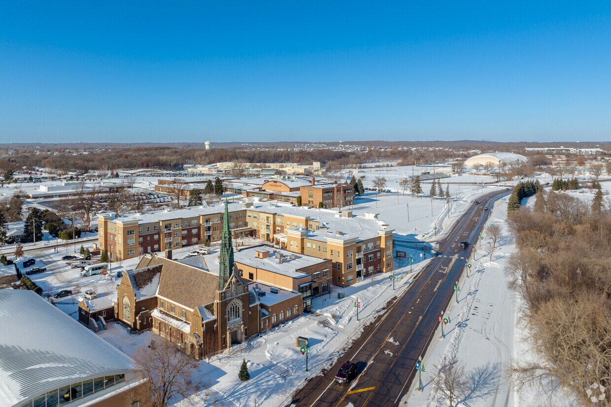Aéreo - The Rosemount Senior Living at Steeple Center