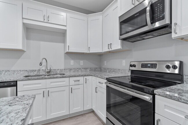 Foto del edificio - 7137 Majestic Blvd