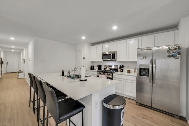 Building Photo - 27110 Breakaway Ln