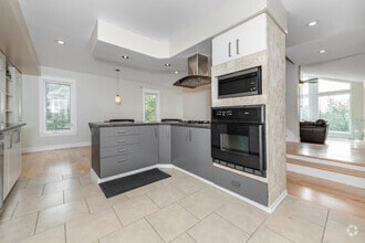Building Photo - 1238 Barnwell Crescent