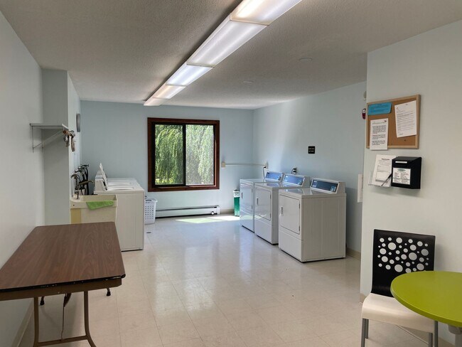 Foto del edificio - Updated Condo with Modern Comfort & Resort...