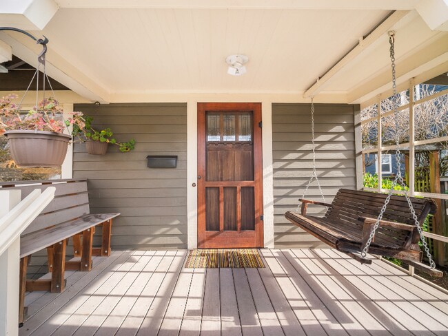 Foto del edificio - 3044 NE 53rd Ave