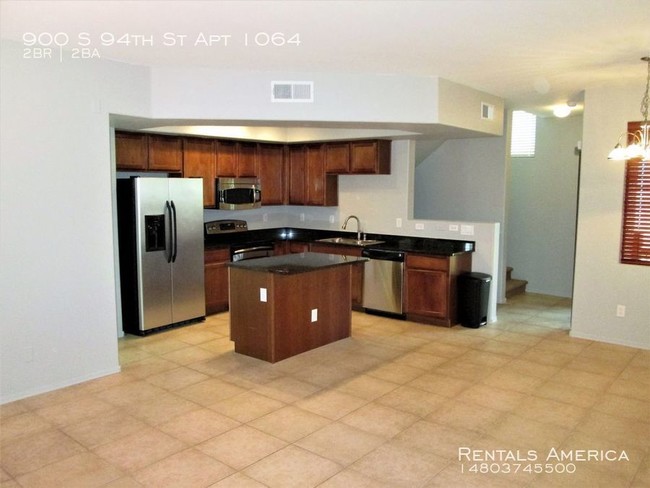 Building Photo - Cozy dual master bedroom condo in Chandler