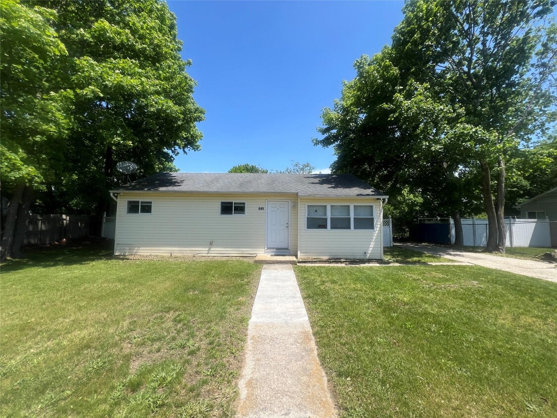 Primary Photo - 649 Scherger Ave