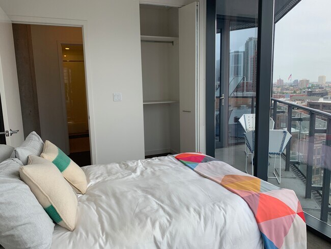 Foto del edificio - 212 N Halsted St