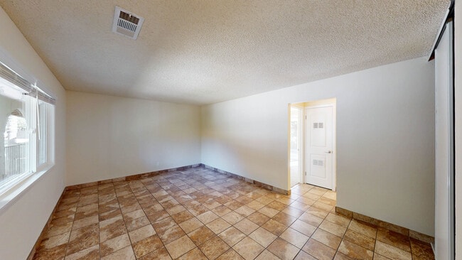 Foto del edificio - 18193 Happy Ln