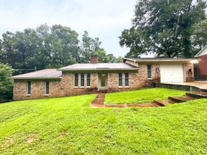 Building Photo - 662 Ridgewood Dr