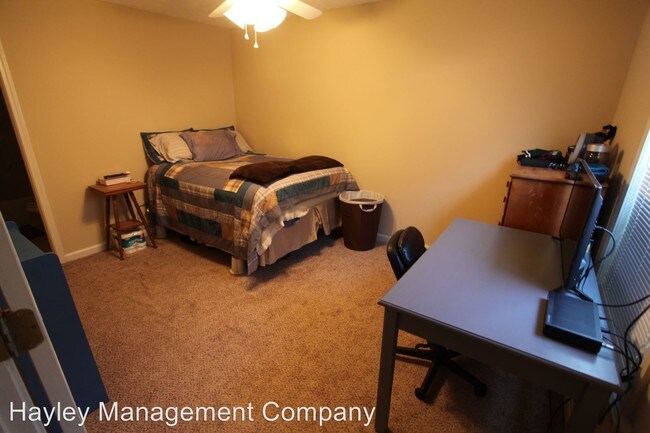 Building Photo - 3 br, 3 bath House - 716 Yeager Lane