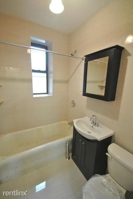Building Photo - 1045 Saint Johns Pl