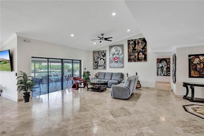 Foto del edificio - 512 NW 104th Ave