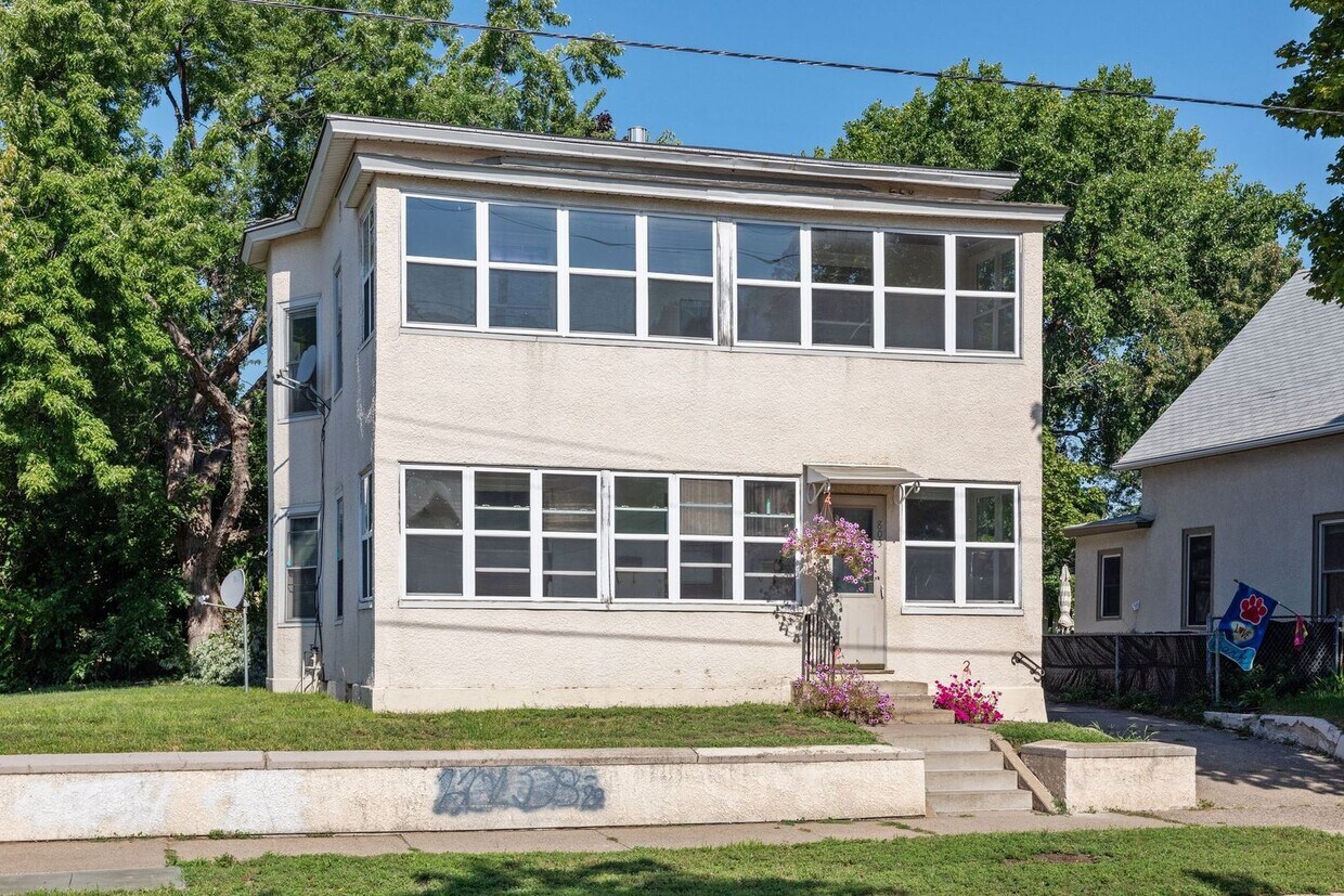 Primary Photo - 803-803 5th Ave SE