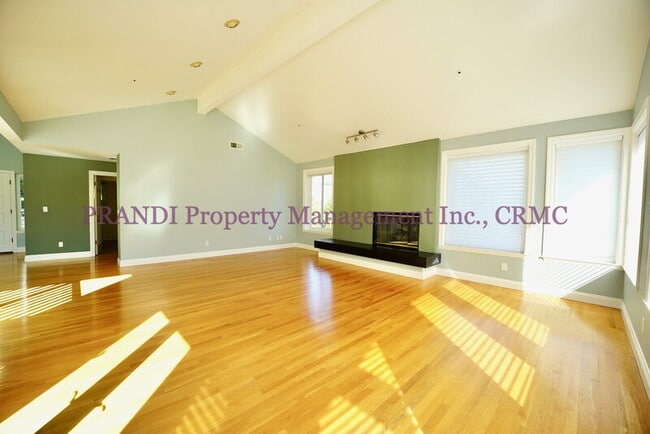 Building Photo - 32 Marin Bay Park Ct