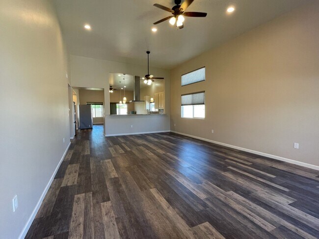 Building Photo - 3504 E Pima St
