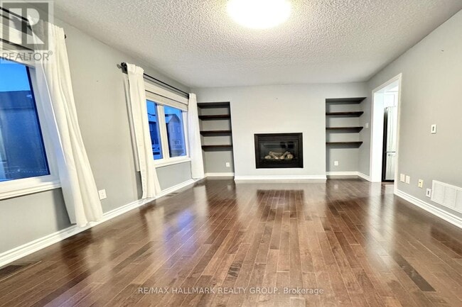 Building Photo - 422 Coldwater Cres