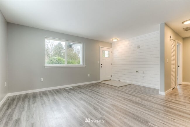 Building Photo - 9206 144th St Ct NW