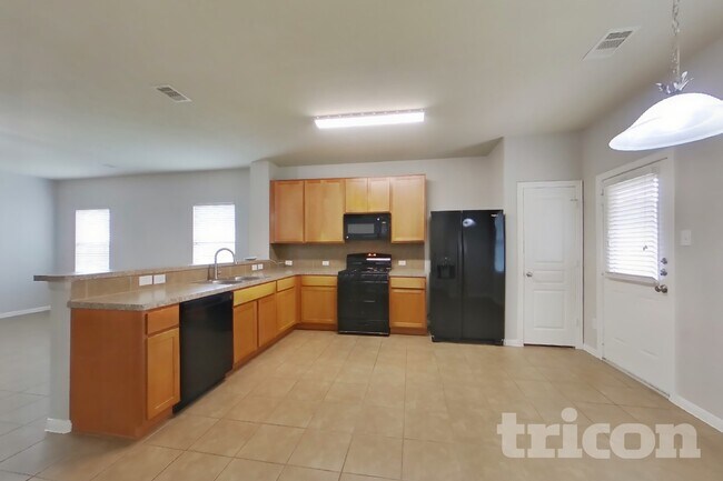 Foto del edificio - 2122 Hackberry Bank Ln