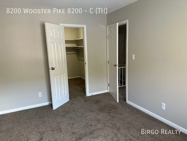 Building Photo - THREE BED TOWNHOME Now Available in Mariem...