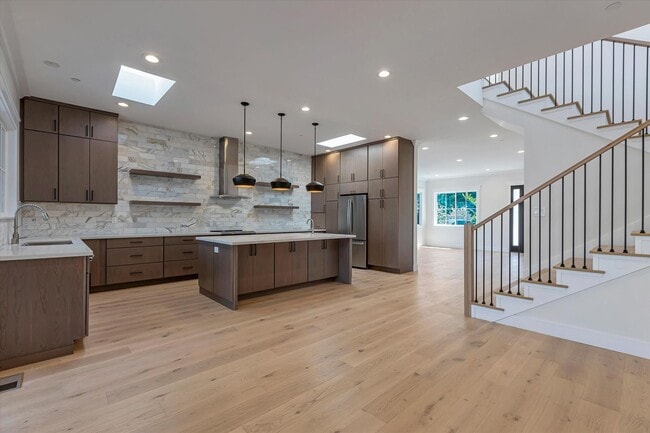 Building Photo - Newer High-Tech Home | Top Schools | Great...