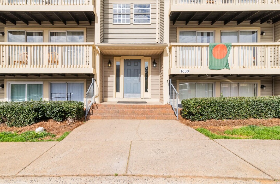 Primary Photo - 1600 Arlyn Cir