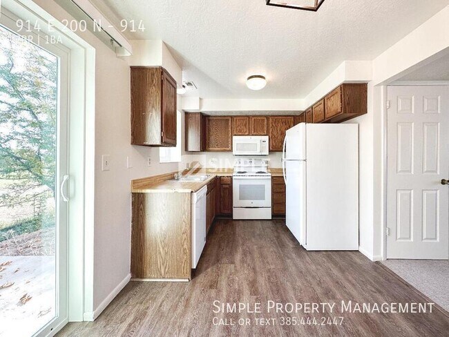 Building Photo - 914 E 200 N