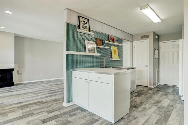 Building Photo - 2308 Fairwind Rd