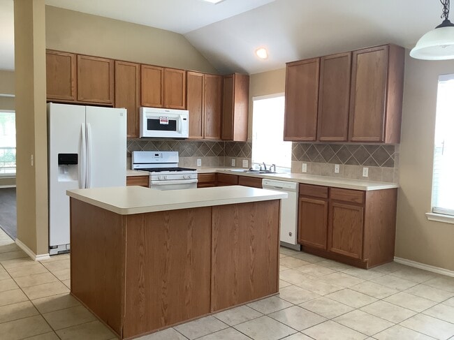 Building Photo - 5018 Beechknoll Ln
